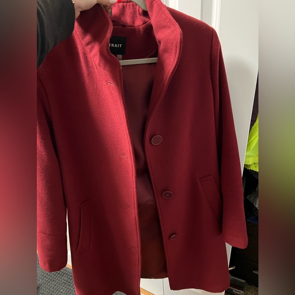 Portrait Coat - Picture 1 of 3